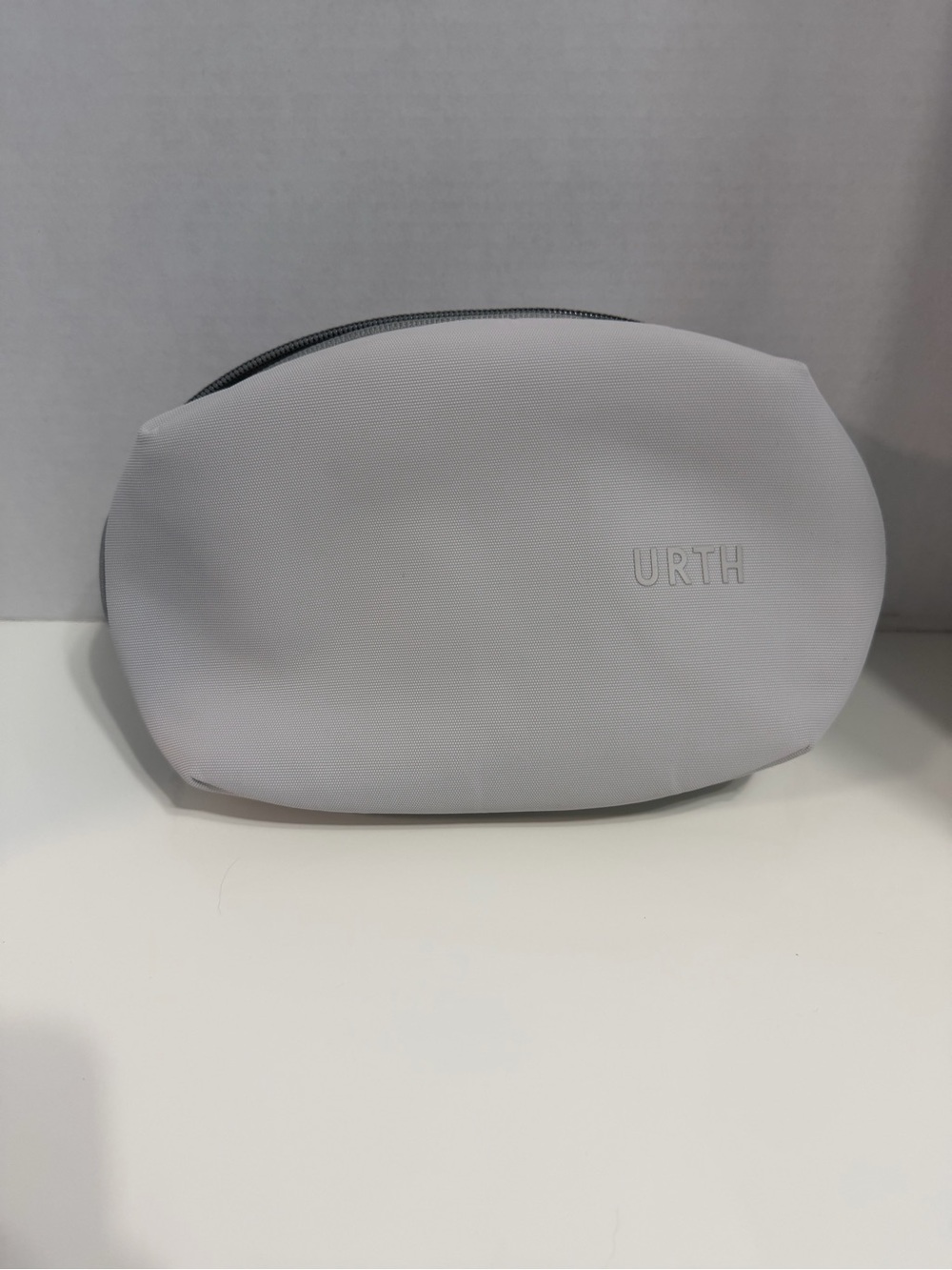 Urth Light Gray Electronics Zip Pouch